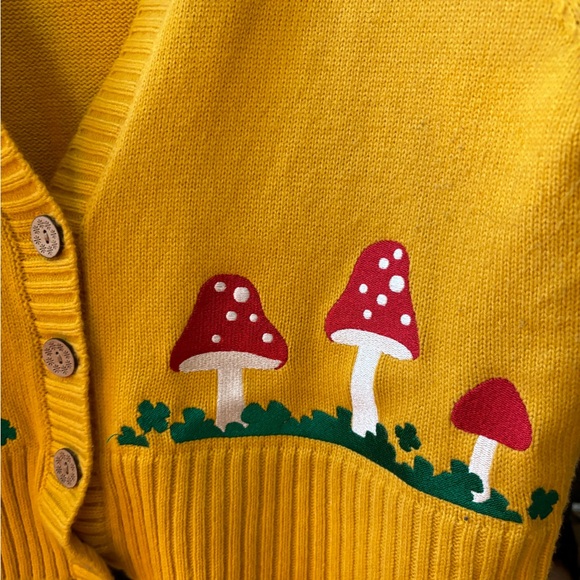 Retro inspired cardigan w/ embroidered mushroom, deer detail & wooden buttons 2X - Picture 3 of 5